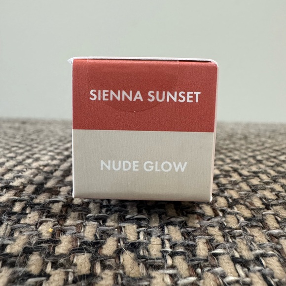 Wander Beauty On-The-Glow Blush and Illuminator - Picture 6 of 6